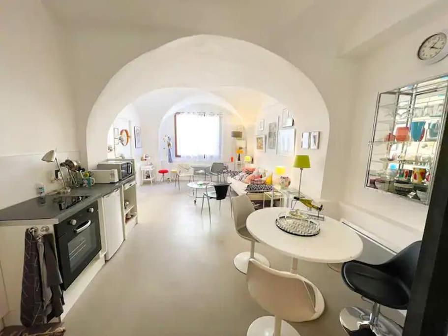 Le Studio Du Marquis Marsanne Esterno foto